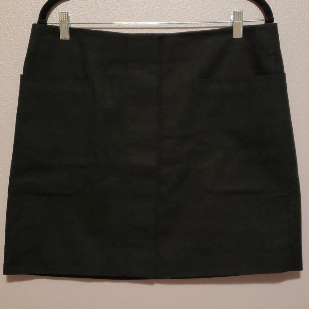 Gap mini skirt with double pockets